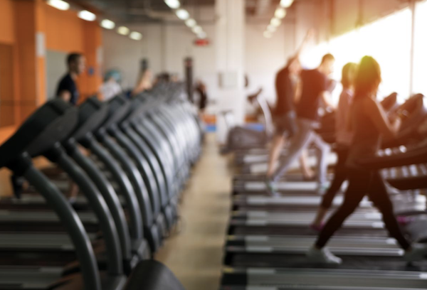 Les professionnels du fitness élaborent avec le NHS des programmes de réadaptation COVID-19 pour les patients qui ont été sous respirateur !