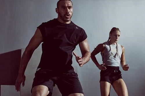 Fitbit signe un partenariat de contenu avec Les Mills !